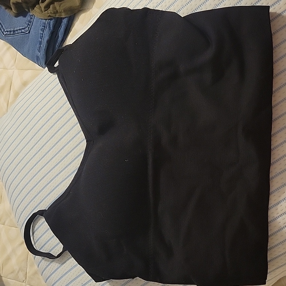 6 Tank Top Bras/Cropped Tanks